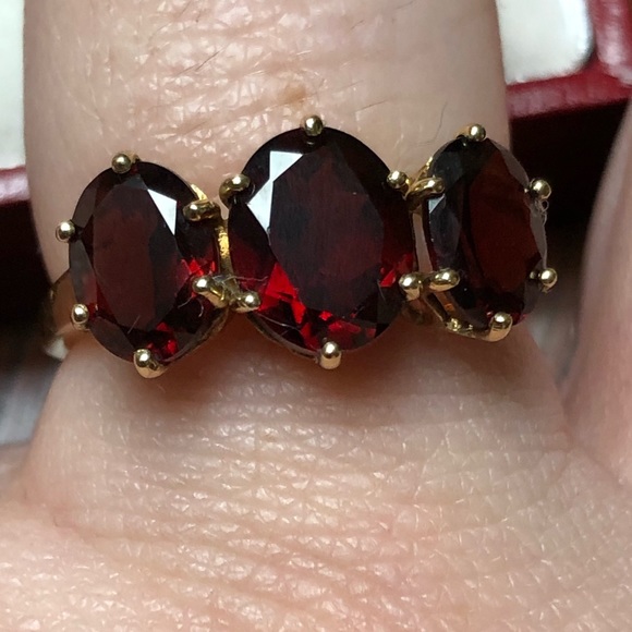 Large red garnet real yellow gold ring - Picture 2 of 8